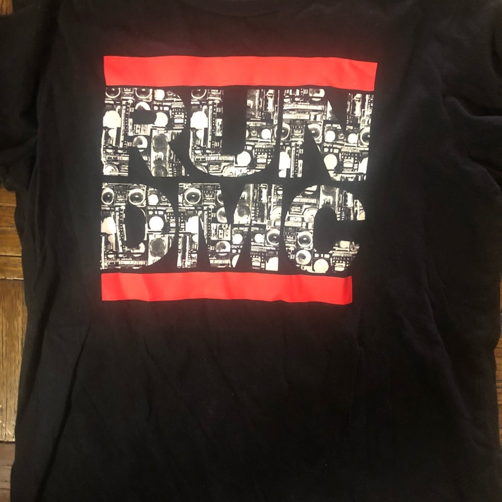RUN DMC BLACK T SHIRT SMALL